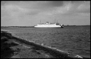 Grossenbrode: Fährschiff, Theodor Heuss, läuft in Hafen ein