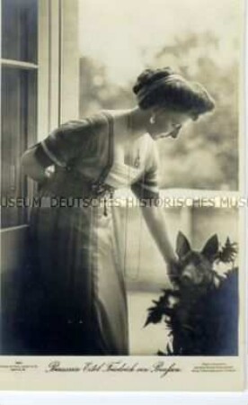 Sophie Charlotte von Preußen, mit Hund