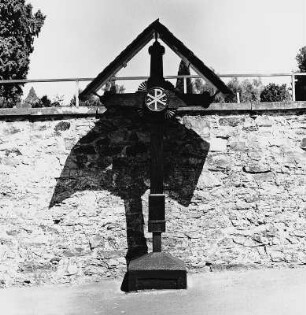 Friedhof , Friedhofskreuz; Niedernhausen, Heftricher Weg