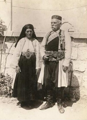 Cetinje. Montenegrinisches Ehepaar am St. Peter-Tag