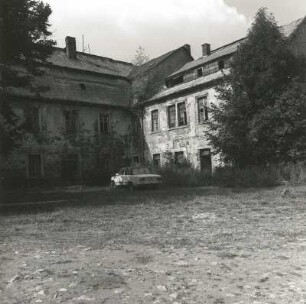Auerbach-Sorga. Ehem. Gut (18. Jh.). Herrenhaus. Hofansicht mit Anbau