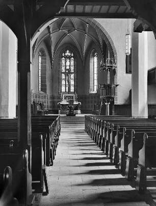 Wurzen. Wenzelskirche. Innenansicht. Blick zum Altar