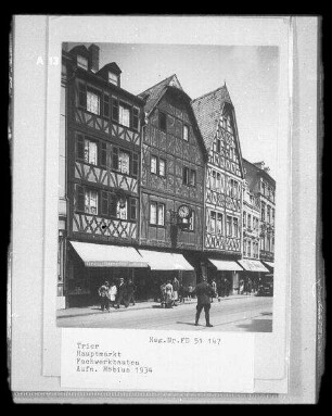 Trier, Hauptmarkt. Fachwerkhäuser