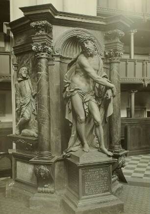 Dresden. Sophienkirche, Inneres, Grabmal des Govanni Maria Nosseni mit Darstellung des Künstlers und Ecce homo