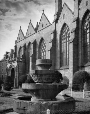 Saint-Pol-de-Léon. Chapelle Notre-Dame-du-Kreisker (1386/1400 und 1436-1472). Fensterrosette