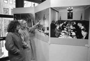 Ausstellung "Bilder aus der Sowjetunion" mit Fotos des Bildjournalisten Burghard Hüdig in der Landeskreditbank Baden-Württemberg