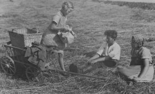 Die Kinder der Kleinbauern nach der Arbeit auf dem Feld : Die Kinder der Kleinbauern nach der Arbeit auf dem Feld