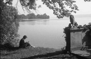 Tutzing: Mädchen am Seeufer, im Park und Löwe