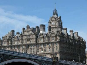 Edinburgh - Hotelgebäude : Hotelgebäude in der City von Edinburgh, aufgenommen 2005