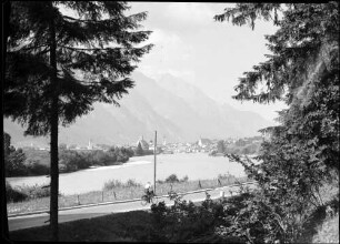 Schwaz: Inntal, Vordergrund Straße