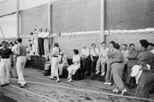 Bordleben Cap Arcona. H.S.D.G. Äquatortaufe auf dem Passagierschiff