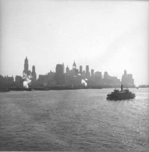 Reisefotos USA. New York. Skyline von einem einfahrenden Schiff