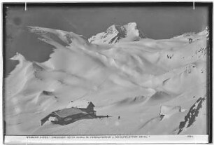Stubaier Alpen. Dresdner Hütte (2308 Meter). Mitte Fernauferner und Schaufelspitze (3333 Meter)