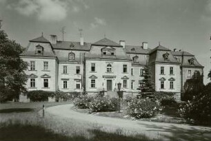 Gaußig, Schloss, Hauptfassade