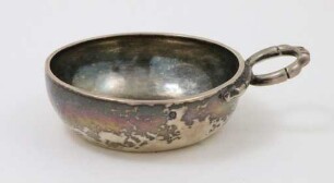 Flache Schale mit ringförmigem Schlangenhenkel