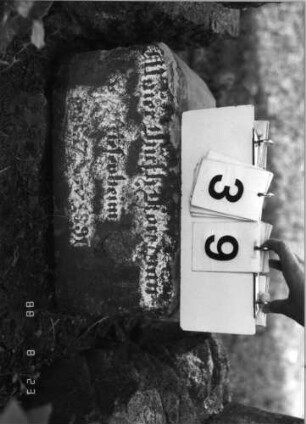 Grabstein 39 (Index: 100096236) Zustand: Fragment: Grabstein 39