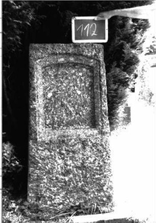 Grabstein 112 Texttafel fehlt: Grabstein 112