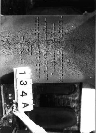 Grabstein 134 (Index: 100094247) Material: Sandstein Zustand: verwittert mit Textverlust Maße HxBxT: 187x64x29 cm Beschreibung: kon. Stele, profiliert. Sockel, eingezogener Giebel mit Mittelakroter Symbolik: Blätter im Akroter: Grabstein 134A