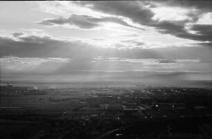 Freiburg: Fernblick vom Lorettoberg: Wolken über dem Rheintal