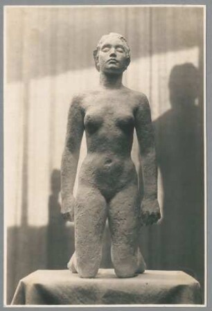 Kniende, 1932, Gips