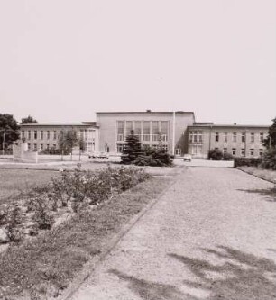 Böhlen (Kreis Borna). Kulturpalast "Otto Grotewohl", 1950/1954, Leipziger Straße