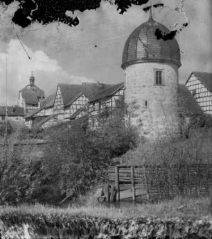 An der Stadtmauer in Heldburg : Heldburg. Fachwerkhäuser an der Ochsenmauer, Apothekerturm