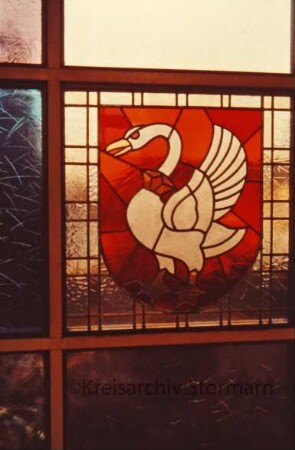 Schule: Glasfenster: Stormarnwappen (Harri Egler)