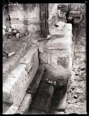 Stiftskirche; Grabung 1933, Pfeiler
