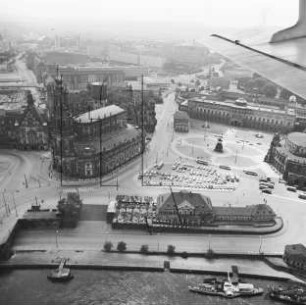 Katholische Hofkirche und Theaterplatz in Dresden : Blickrichtung Südwesten