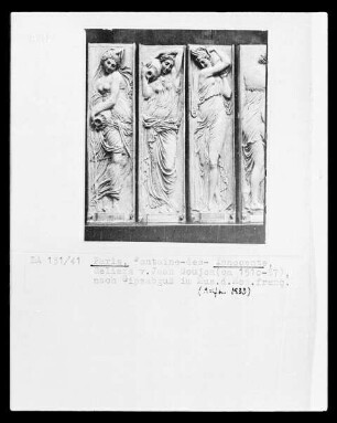 Fontaine des Innocents — Relief