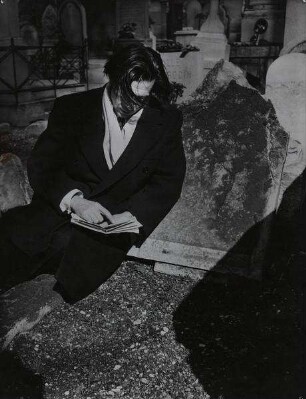 Der Balletttänzer Serge Lifar auf dem Montmartre-Friedhof