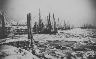 Eis im Hafen Büsum/Nordsee