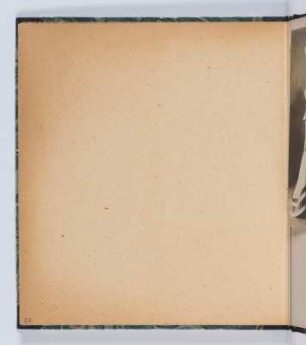 Sammelalbum mit Visitfotos des Bayreuther Festspielhauses und Künstlerpostkarten von Mitwirkenden der Bayreuther Bühnen-Festspiele : Albumseite (vakat)