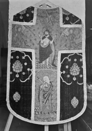 Kasel, Stickerei: Schmerzensmann und Mater Dolorosa