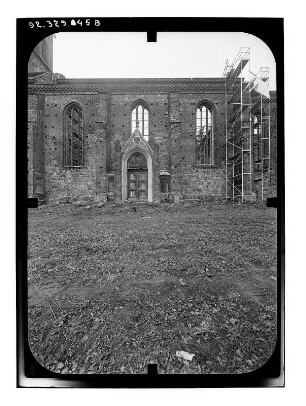 Müncheberg. Ruine der Stadtpfarrkirche St. Marien (Restaurierung 1991-1996). Teilansicht von Süden