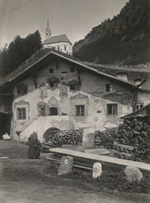 Tirol. Dorf Graun am Reschen-Scheidegg (Graun heute durch Reschensee überflutet, nur der Kirchturm St. Peter ist vom Ort Graun übrig)