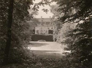Dahlen. Schloßpark. Durchblick zur Ostseite des Schlosses