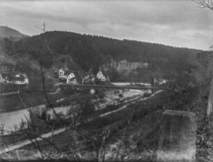 Eisenbahnbrücke über den Fluss