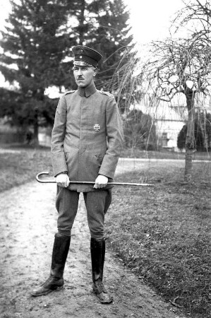 Erster Weltkrieg : Deutscher Soldat mit Gehstock
