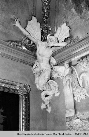 Serie von Stuckfiguren : Entsetzer Satyr