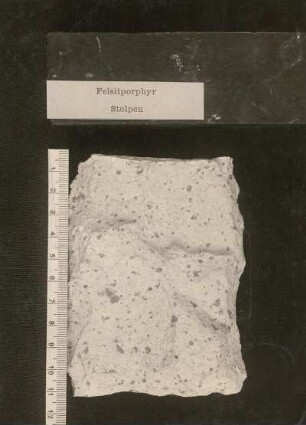 Felsitporphyr aus Stolpen. Dresden: Museum für Mineralogie und Geologie