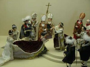 Krönungsszene Napoleon und seine Frau, Figurengruppe in einer Vitrine im Invalidendom