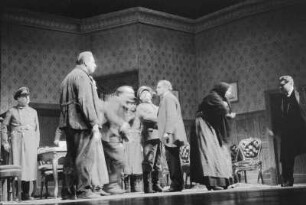 Szenenbilder aus " Aufruf an der Mauer", Meininger Theater, 1954