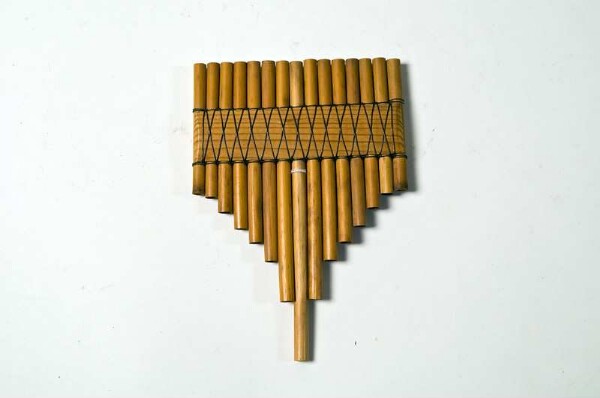 Docked pan flute