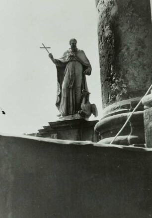 Heiliger Magnus : Dresden, Heiliger Magnus auf der Balustrade der Hofkirche