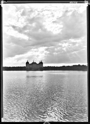 Jagdschloss Moritzburg, Ostseite