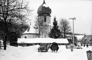 Hinterzarten: Pferdeschlitten; Hintergrund Kirche