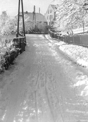 Röhrsdorf, Blick in den Mühlweg im Winter