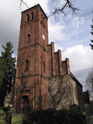 Ladeburg, Bernau bei Berlin, An der Kirche