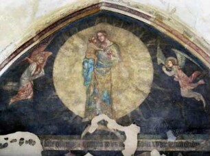 Wandmalerei im 5. Joch von Osten — Feld 5: Oben: Muttergottes mit dem Jesuskind steht auf einer nach unten gerichteten Mondsichel, umstrahlt von der Sonnenglorie.